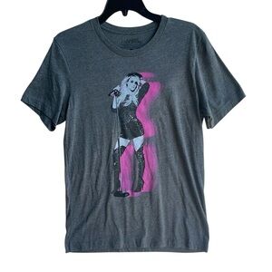 CARRIE UNDERWOOD GRAY SHORT SLEEVE T-SHIRT SIZE MEDIUM